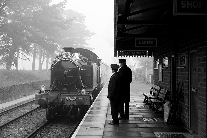 Cheltenham in b/w: Cheltenham steam train