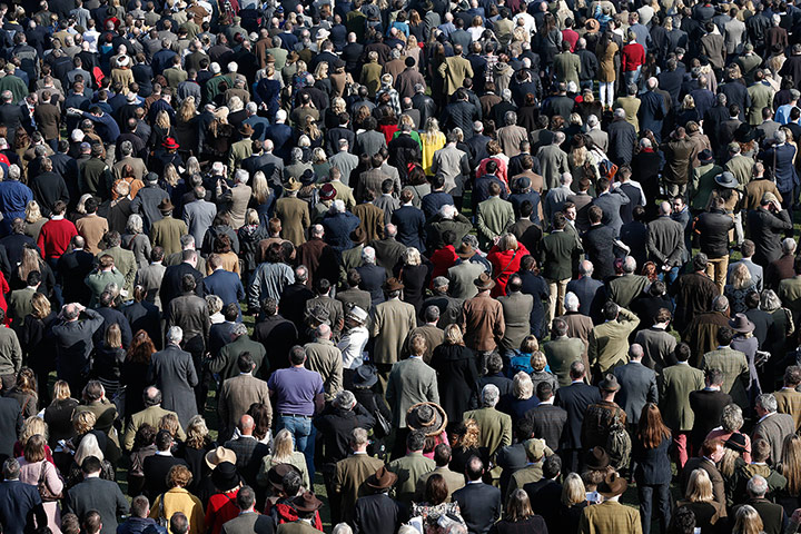 gold cup day: Racegoers