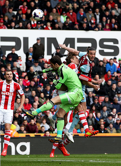 Saturday roundup: Andy Carroll scores