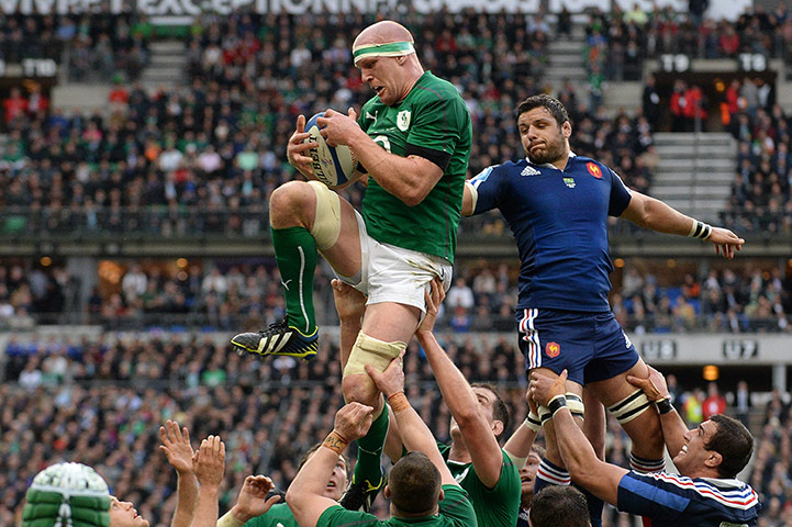 France and Ireland : Ireland's captain Paul O'Connell wins a lineout against  Damien Chouly 