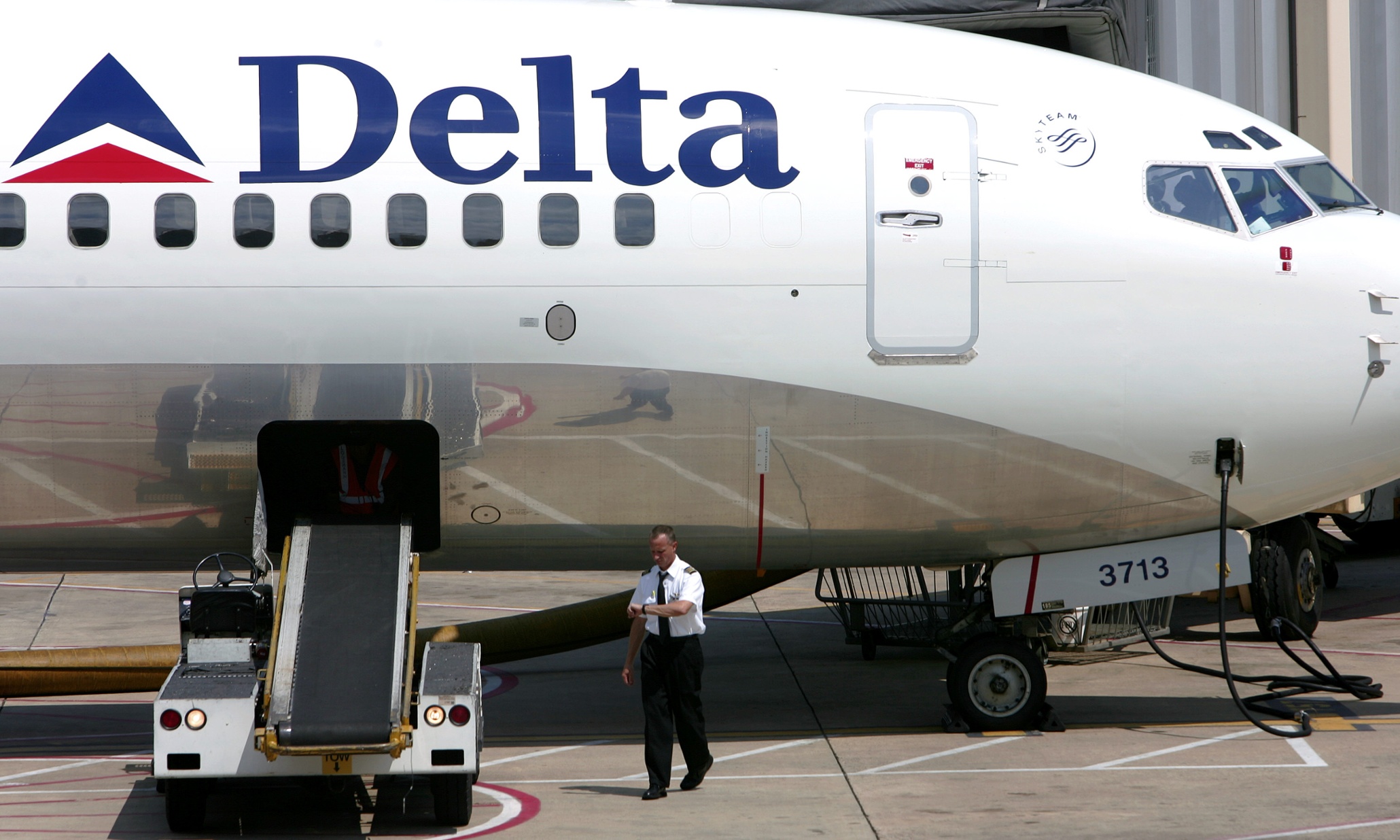 Delta Boeing plane makes emergency landing in Atlanta US news The