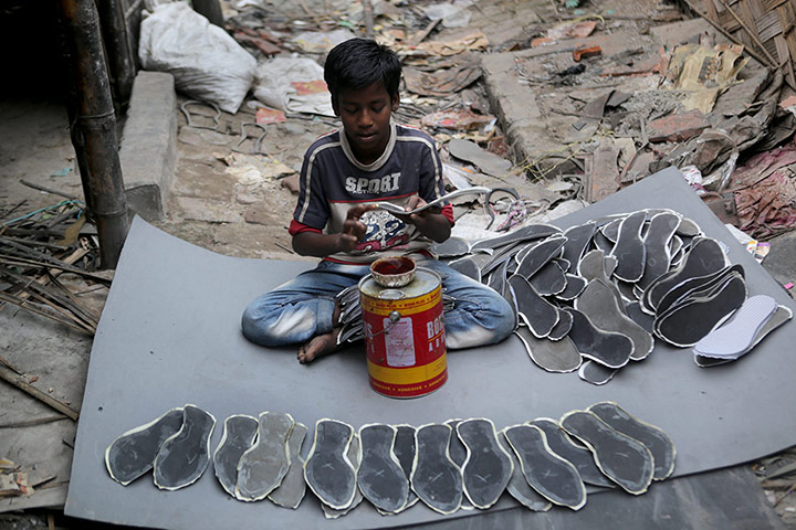 Tannery workers in India: Hassan Malik works in a leather shoe factory at Topsia 