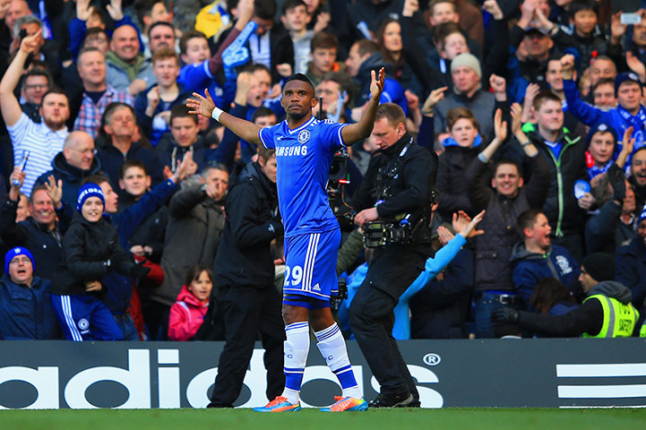 chelsea versus arsenal: Samual Eto'o celebrates