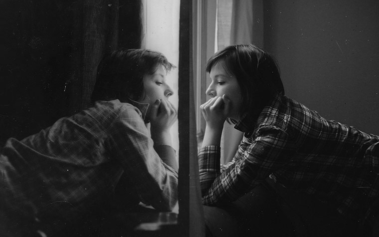 Big Picture - Mothers: black and white photo of mother and daughter