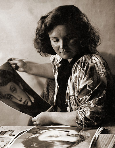 Jane Bown: Jane Bown with photo