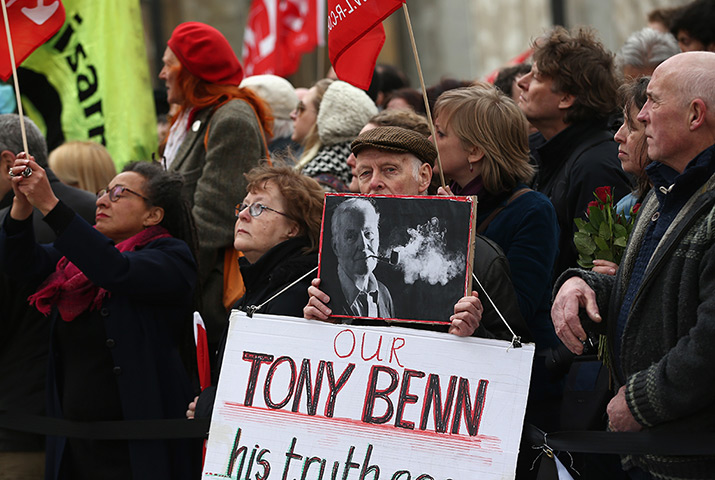 Tony Benn funeral: Wellwishers gather