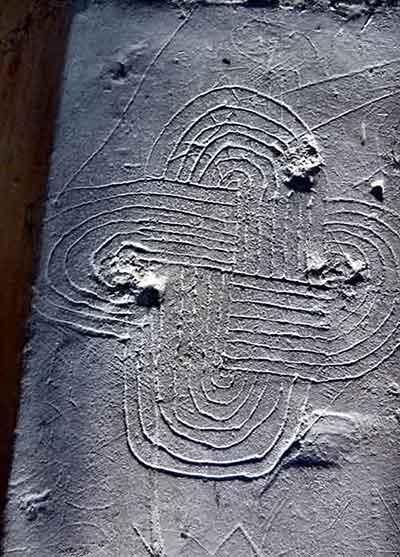 Graffiti: A complex knotwork