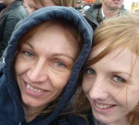 Mother and daughter at a Kasabian concert 