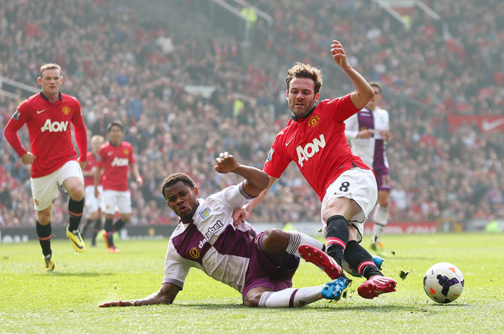 United v Villa: Juan Mata is fouled