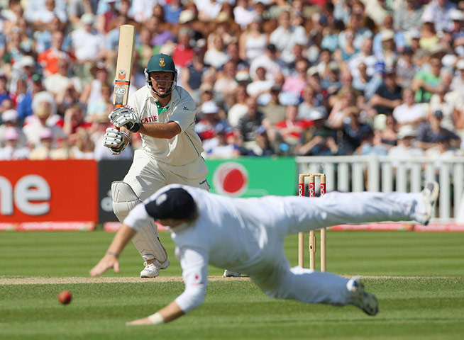 Graeme Smith's career: Graeme Smith hits past Ian Bell