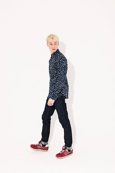 All Ages blue: dark blue white patterned shirt jeans red trainers