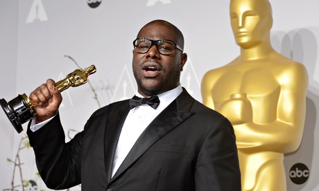 Steve McQueen with his Oscar