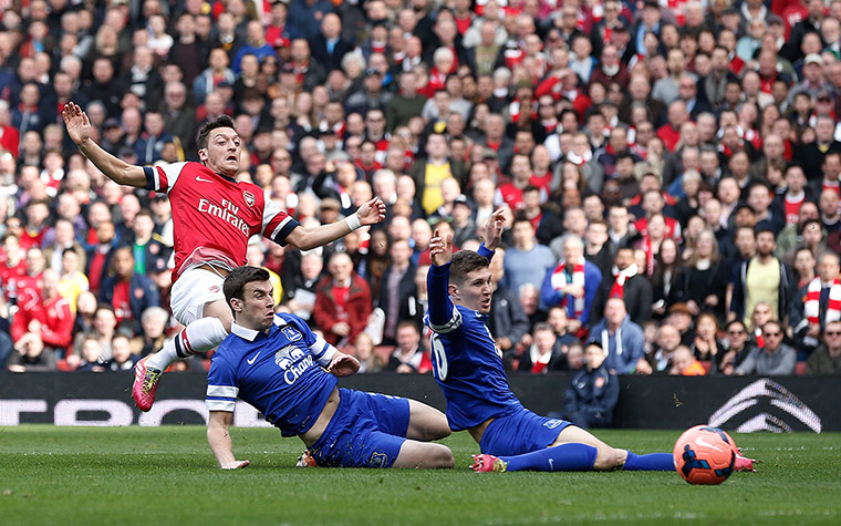 Arsenal versus Everton: Mesut Ozil scores the 1st goal 
