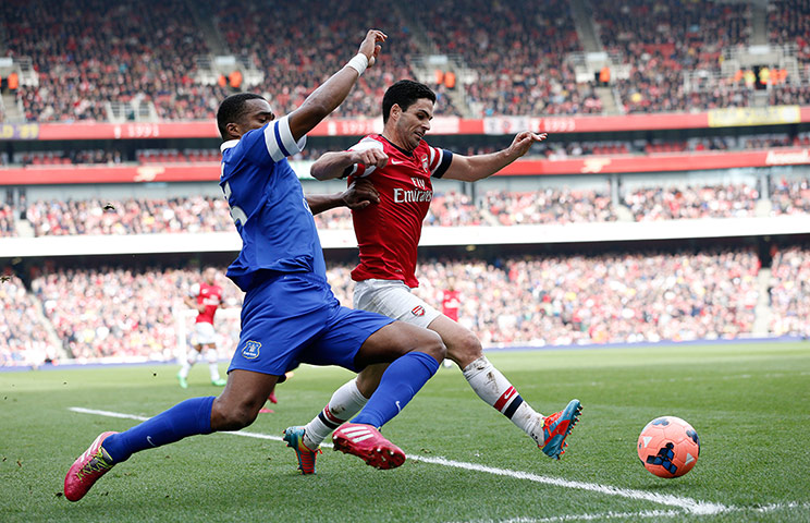 Arsenal versus Everton: Mikel Arteta beats Sylvain Distin 