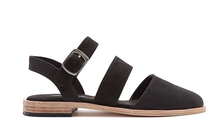 50 best flat sandals: 50 of the best flat sandals - black with closed toe  by american apparel