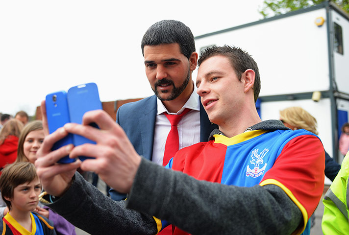 Saturday roundup: Julian Speroni of Crystal Palace poses for a selfie