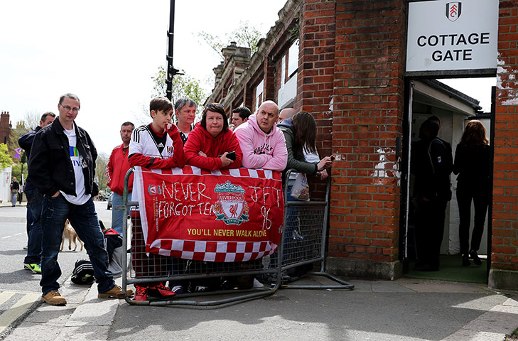 Hillsborough: hillsborough banner at fulham