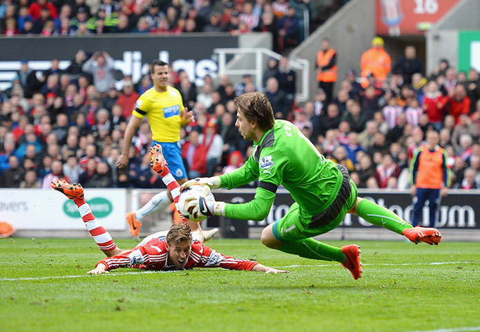 saturday round-up: Tim Krul denies Peter Crouch 