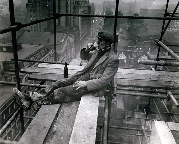 Manchester Pic Lib: GNM Archive topping out