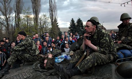 Pro-Russia supporters block Ukrainian army vehicles