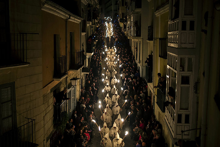 20 Photos: Penitents from the 'Cristo de la Buena Muerte' in Zamora, Spain