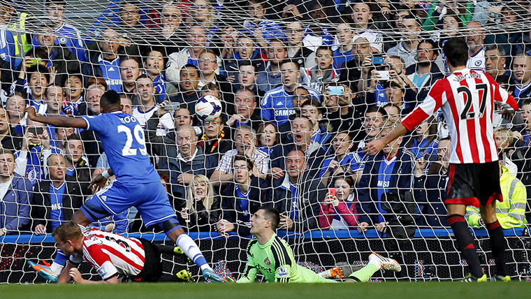 saturday round-up: Chelsea's Samuel Eto'o scores