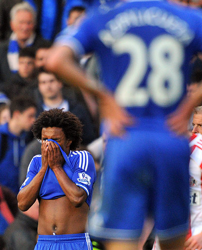 saturday round-up: Chelsea's Brazilian midfielder Willian reacts