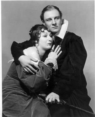 John Gielgud with Judith Anderson as Gertrude in 1936