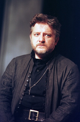 SIMON RUSSELL BEALE  IN 