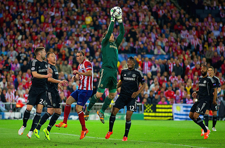 Atletico v chelsea: Mark Schwarzer of Chelsea makes a save