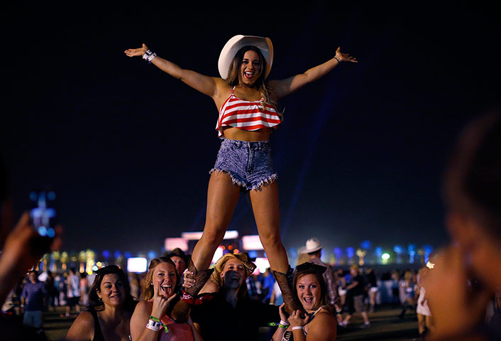 Stagecoach festival: Country music fan is lifted by her friends