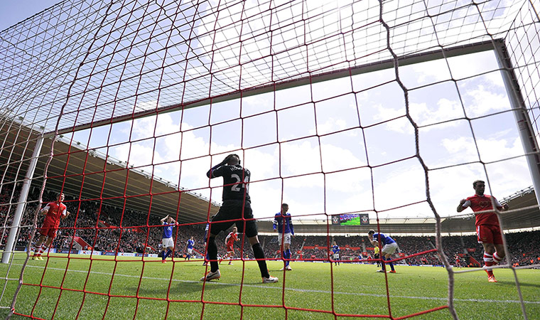 saturday roundup: Seamus Coleman reacts to his own goal