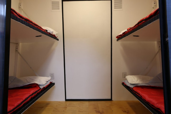 Reaction Housing Exo: Exo 2