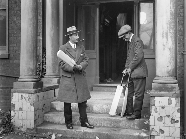 memory lane: Sir Jack Hobbs Testing Bats