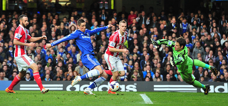 Saturday Roundup: Asmir Begovic saves Fernando Torres's shot