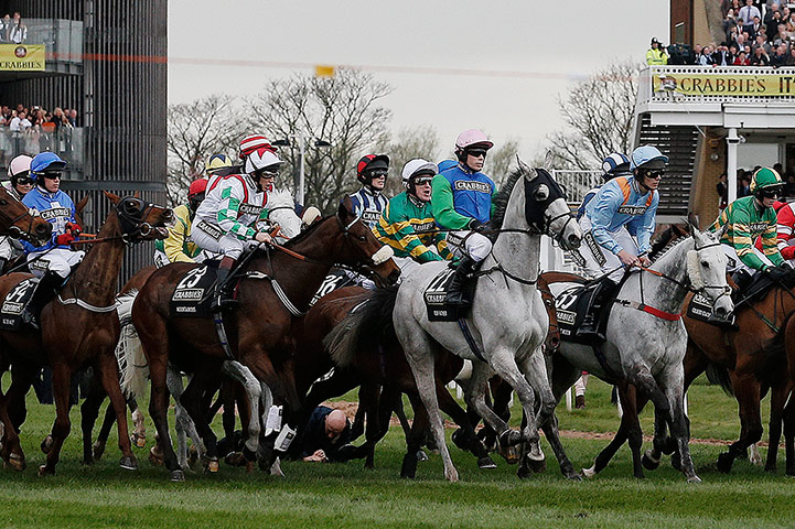 sport: Aintree racing Grand National