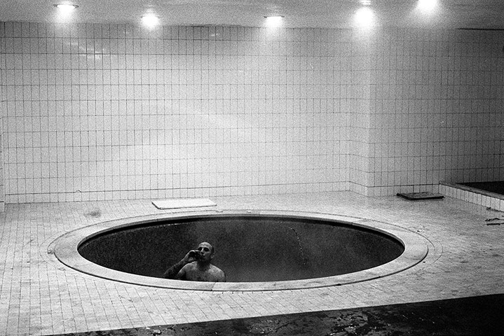 Bath time: Ronnie Moran at Camp Nou