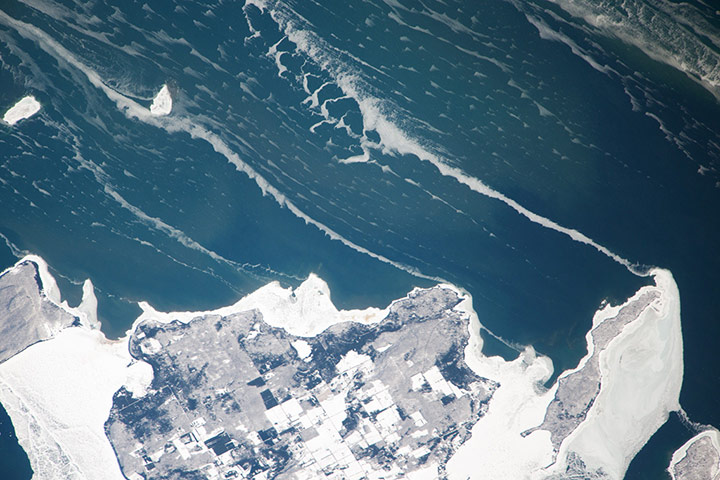 Satellite Eye on Earth: Ice stringers, Lake Michigan