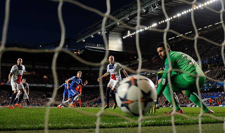 Chelsea v PSG: Andre Schurrle scores the 1st Chelsea goal