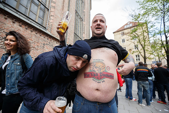 Bayern v United: Manchester United fans
