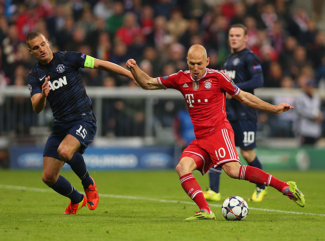 Bayern v United: Arjen Robben scores to make it 3-1