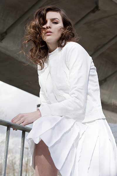 Fashion: white hot: Sweatshirt