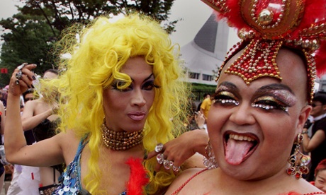 Drag queens at the Tokyo Lesbian and Gay Parade 2001.
