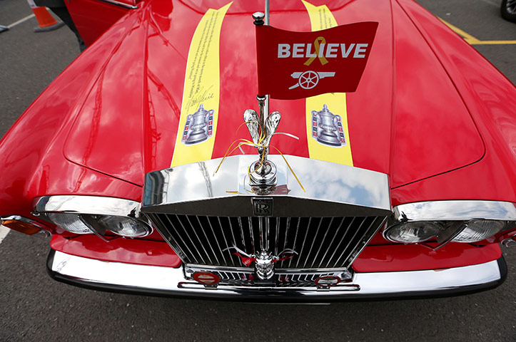 cup final: Arsenal Rolls Royce