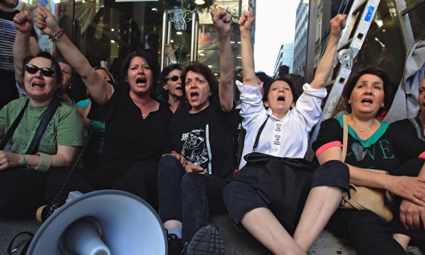 Fired cleaners of the Greek Finance ministry have occupied the ministry entrance and shouting for the implementation of an Athens court ruling ordering their re-hiring, Greece.