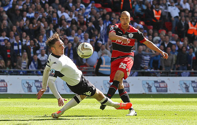 Play Off QPR: obby Zamora scores the winning goal after a mistake by Keogh