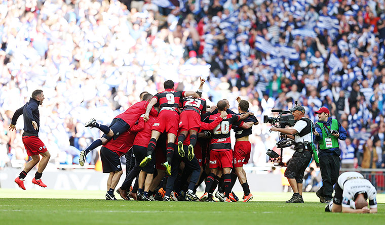 Play Off QPR: QPR celebrate at the end of the match after gaining promotion