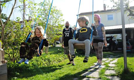 Anna and Teddie Holm and children