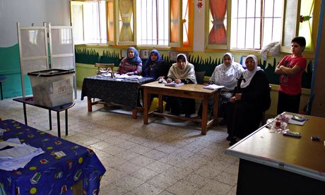 Election workers in Suez