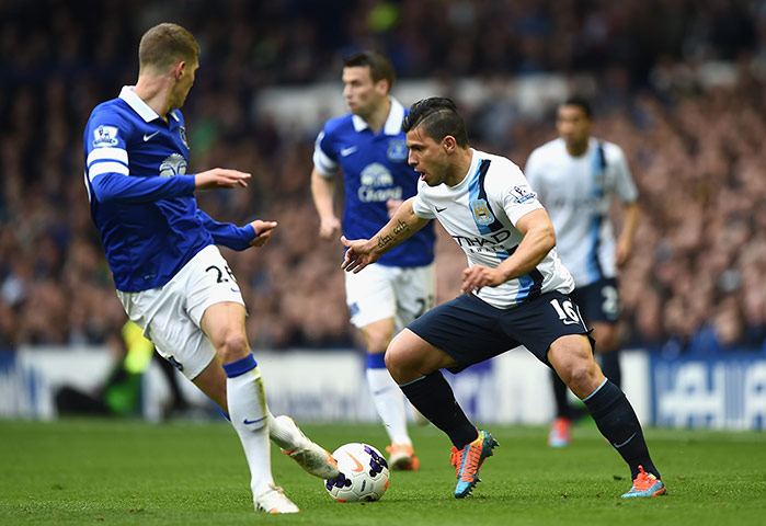 everton v city: Sergio Aguero